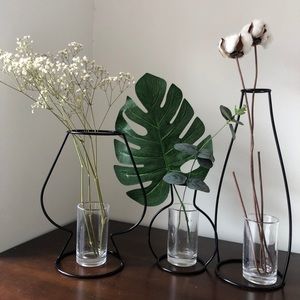 Set of flower vase iron stander